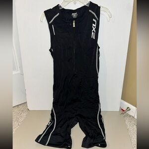 2XU Black cycling Tri Suit with White Zipper